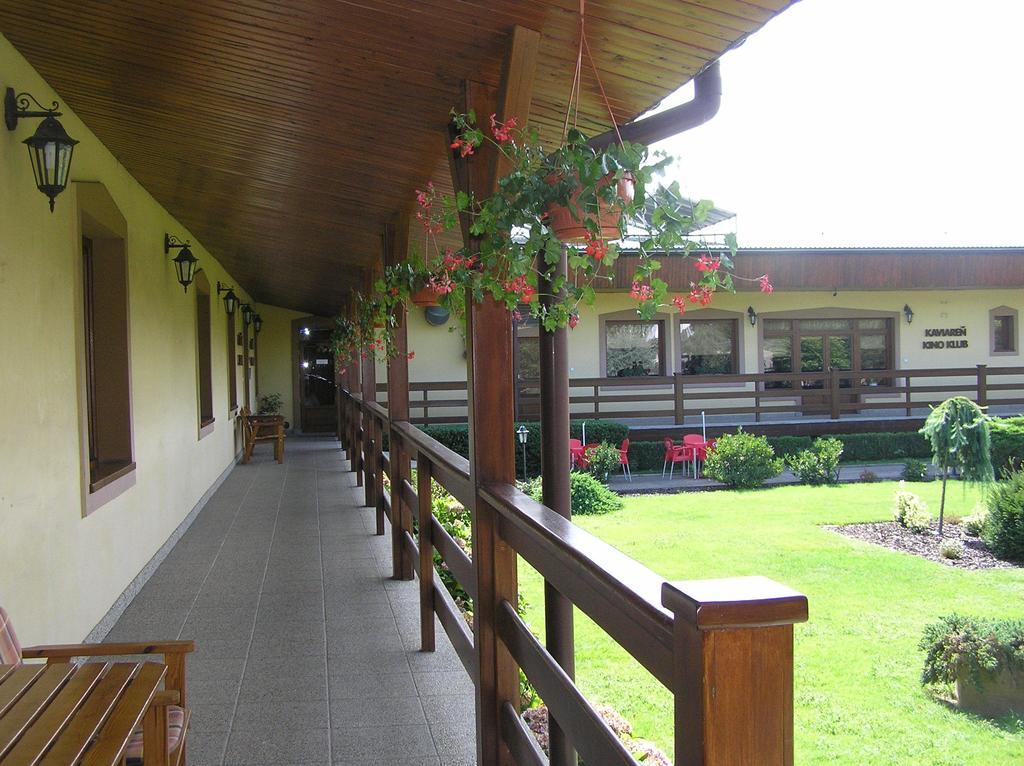 Hotel Slnecny Dvor Michalovce Zewnętrze zdjęcie