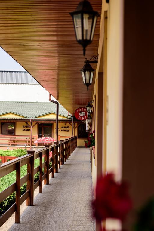 Hotel Slnecny Dvor Michalovce Zewnętrze zdjęcie