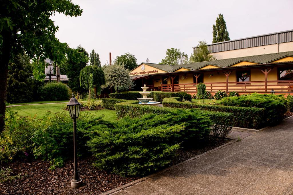 Hotel Slnecny Dvor Michalovce Zewnętrze zdjęcie